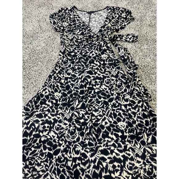 BCBG Max Azria Floral Wrap Puff-Sleeve Dress Size S,‎ Black/White Classic Chic - Picture 2 of 10